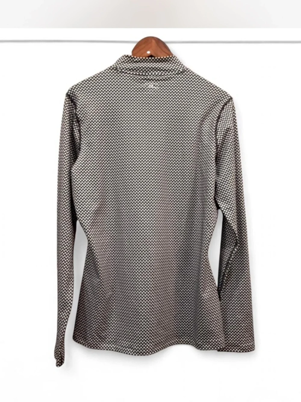 NWT Under Armour Black & White Star Coldgear Mock Neck Long Sleeve Top | Size XL - Picture 4 of 8